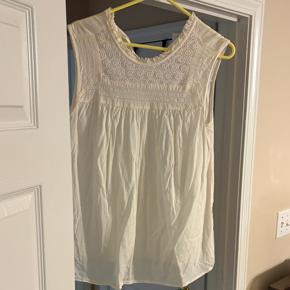 Old Navy Cream Lace Tank Top